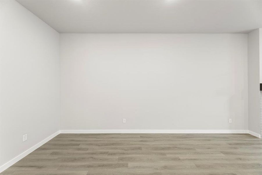 650 Oakridge_3141_Dublin_Dining (2) 650 Oakridge_3141_Dublin_Dining (2)