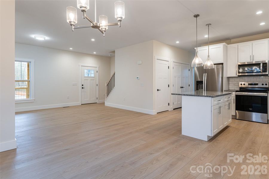 Spacious, unfurnished interior of a new home in , Fairview (Image 16).