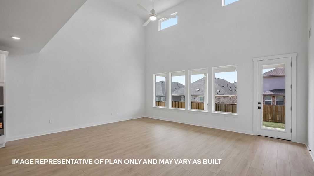 Spacious, unfurnished interior of a new home in Rosenbusch Ranch, Leander (Image 21).