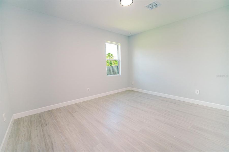 Spacious, unfurnished interior of a new home in , Kissimmee (Image 34).