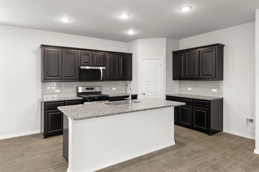 10. 1825 Hazer - Kitchen (2)