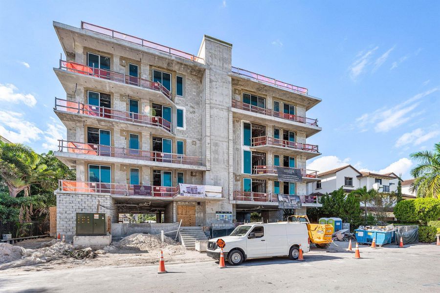 Condo located in Fort Lauderdale, FL showcasing its design and architecture (Image 1). Condo located in Fort Lauderdale, FL showcasing its design and architecture (Image 1).