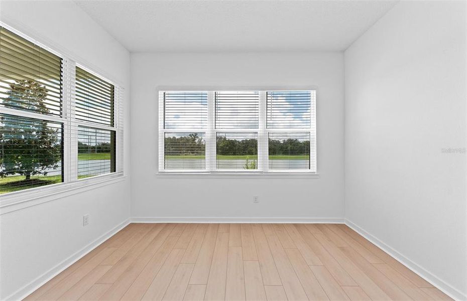 Spacious, unfurnished interior of a new home in Riverwood, Zephyrhills (Image 14).
