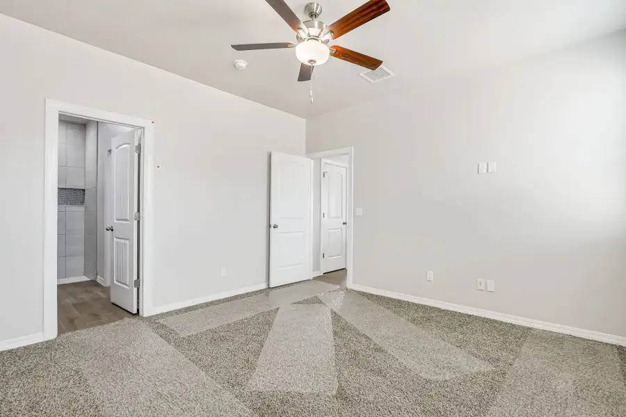Representative unfurnished interior of a home built from the Desert Willow by View Homes in Paseo del Este, El Paso (Image 36). Representative unfurnished interior of a home built from the Desert Willow by View Homes in Paseo del Este, El Paso (Image 36).