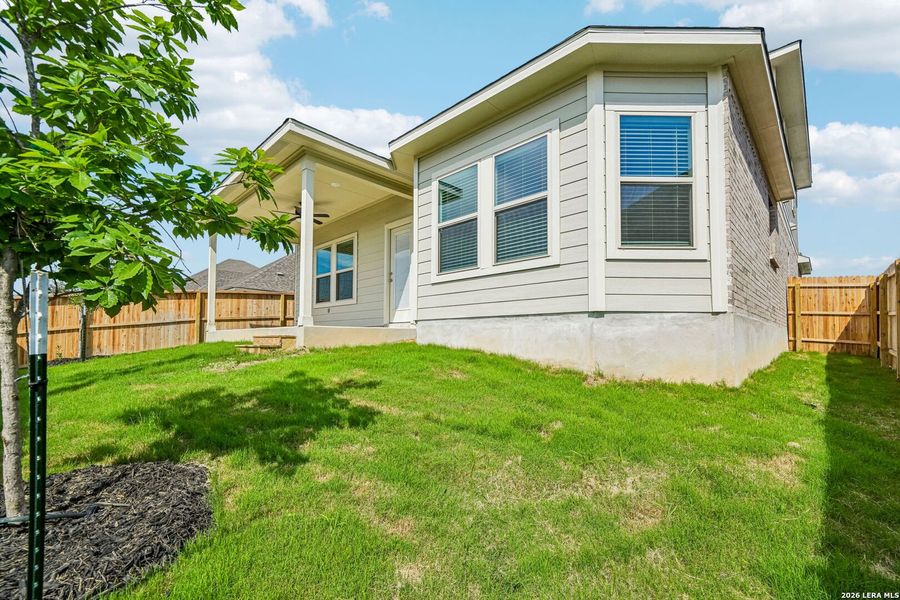 Exterior details and patio area of a home in Arcadia Ridge - Premier Series, San Antonio (Image 3).