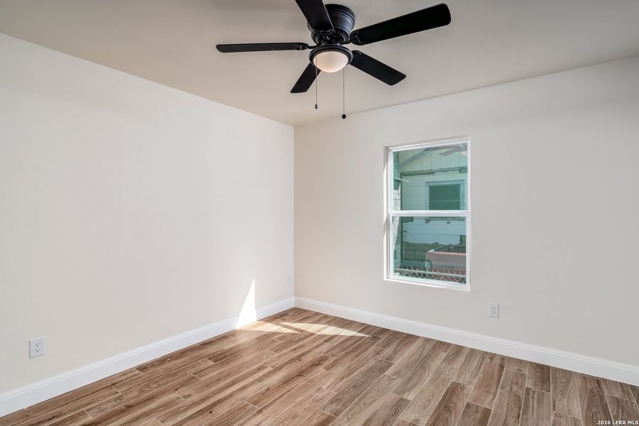 Spacious, unfurnished interior of a new home in , San Antonio (Image 11).