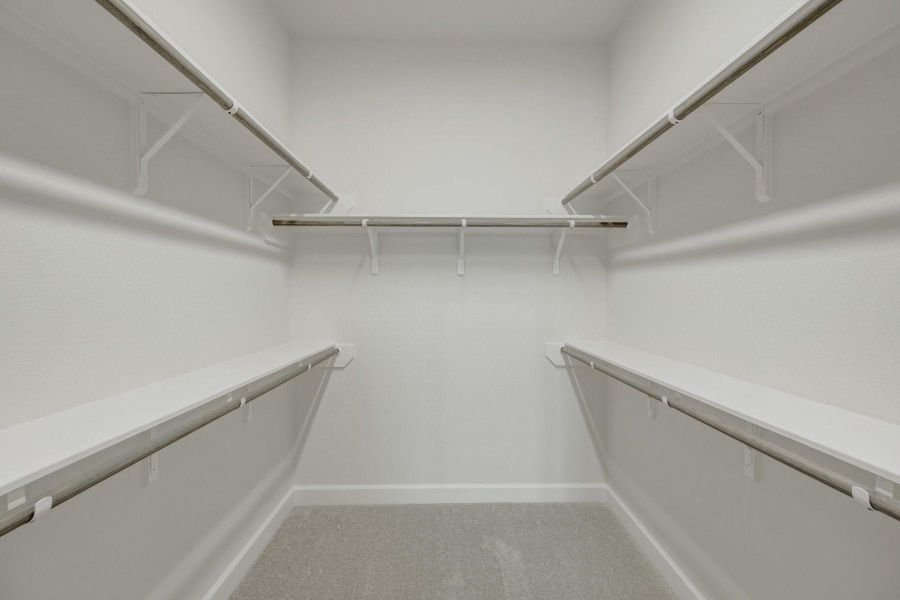 Spacious, unfurnished interior of a new home in Sienna - Grove Collection, Missouri City (Image 24).