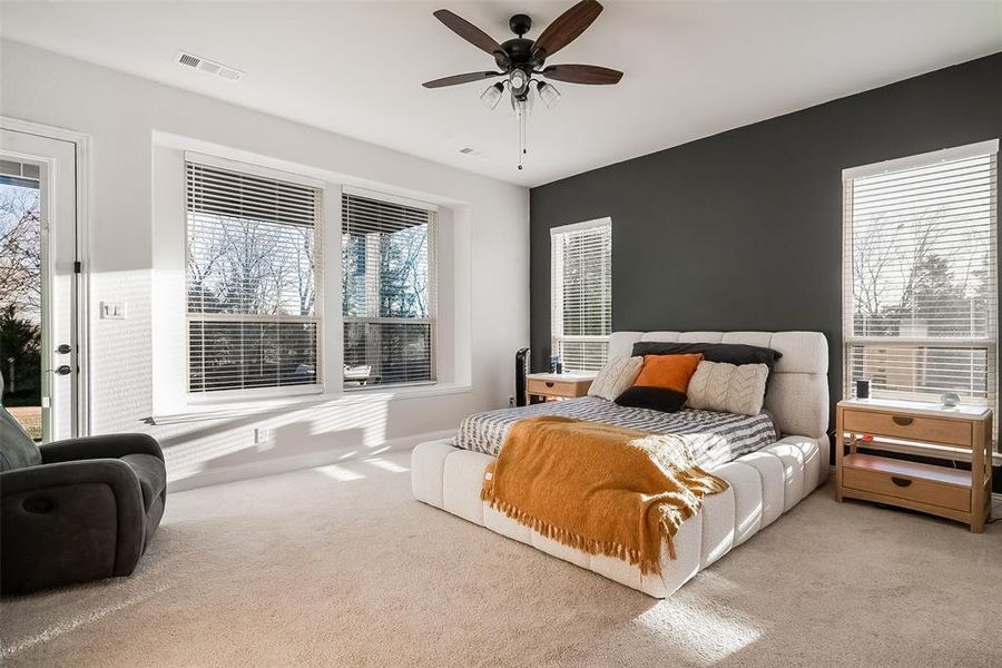 Furnished interior view inside a new home in , Van Alstyne (Image 14).