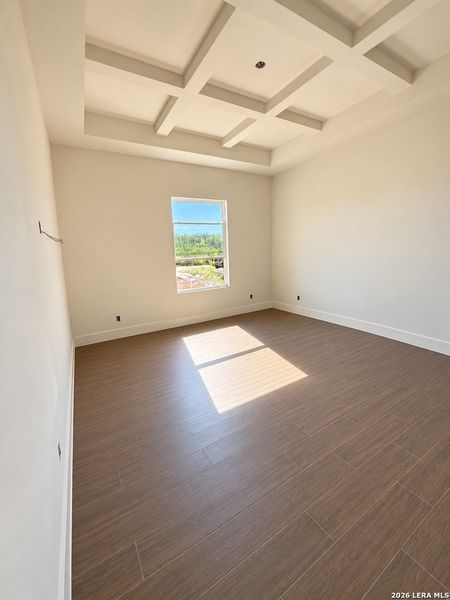 Spacious, unfurnished interior of a new home in , Eagle Pass (Image 12).