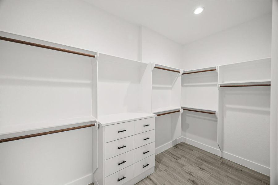 Spacious, unfurnished interior of a new home in , Dayton (Image 24).