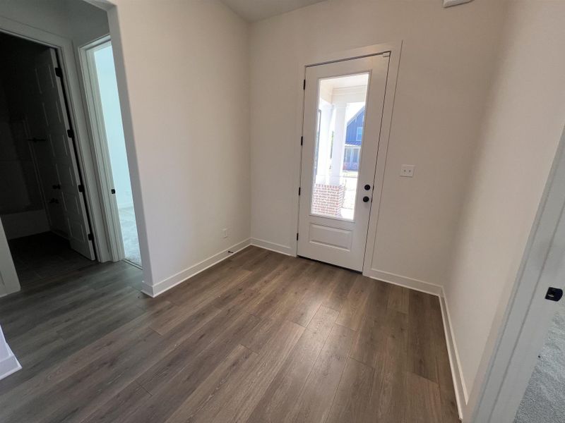 Spacious, unfurnished interior of a new home in Lockwood, Collierville (Image 11).