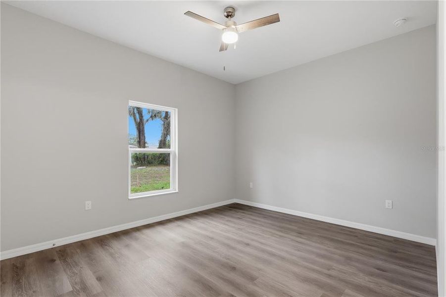 Spacious, unfurnished interior of a new home in , Tampa (Image 13).