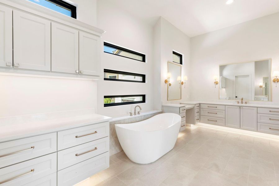 Soak in the tub for pure relaxation! Soak in the tub for pure relaxation!