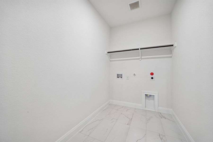 Spacious, unfurnished interior of a new home in Sage Hollow, Kyle (Image 19). Spacious, unfurnished interior of a new home in Sage Hollow, Kyle (Image 19).