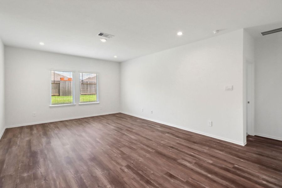 Spacious, unfurnished interior of a new home in Grand Pines, Magnolia (Image 11).