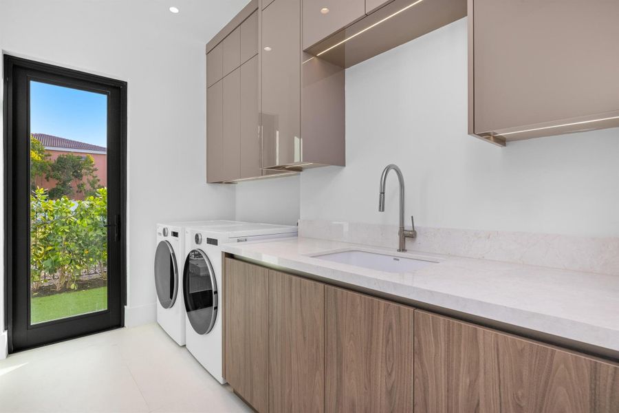 Close-up of interior finishes inside a home in , Boca Raton (Image 24).