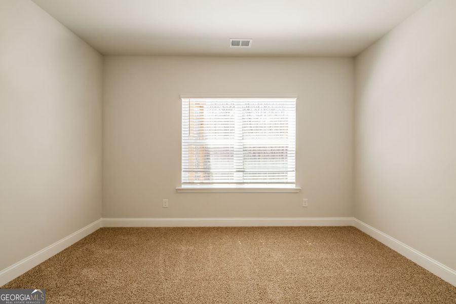 Spacious, unfurnished interior of a new home in Carson's Walk, Macon (Image 26).