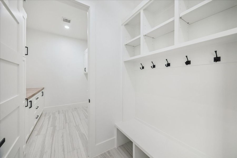 Spacious, unfurnished interior of a new home in , Waller (Image 31).