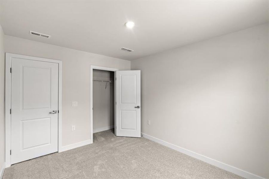 Spacious, unfurnished interior of a new home in Middle Creek Village Coastal Cottages & Villas, Bolivia (Image 15).