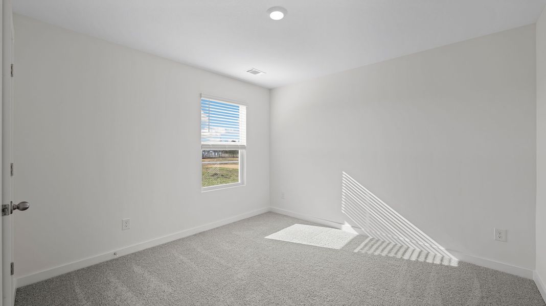 Spacious, unfurnished interior of a new home in Evergreen Landing, Rossville (Image 27).