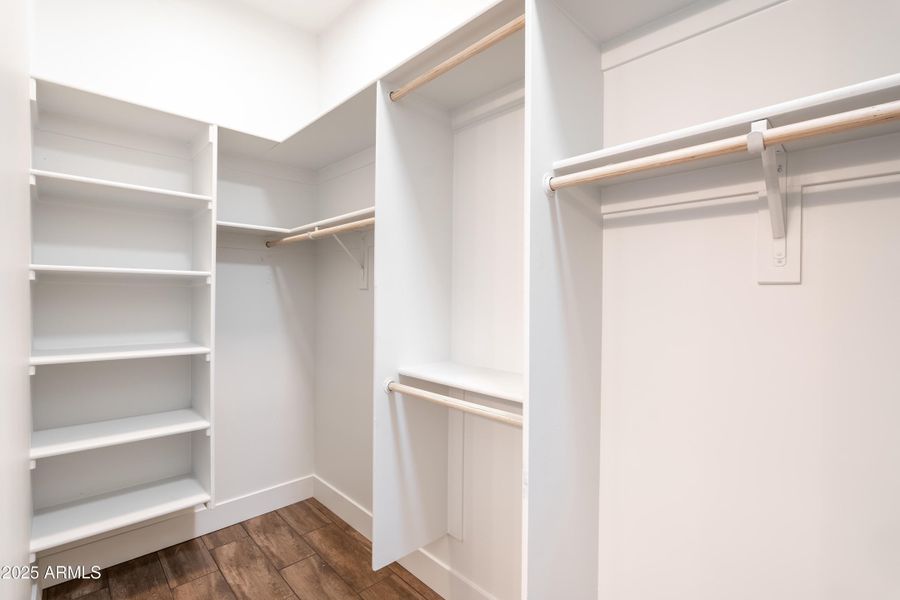Master Closet (3) Master Closet (3)