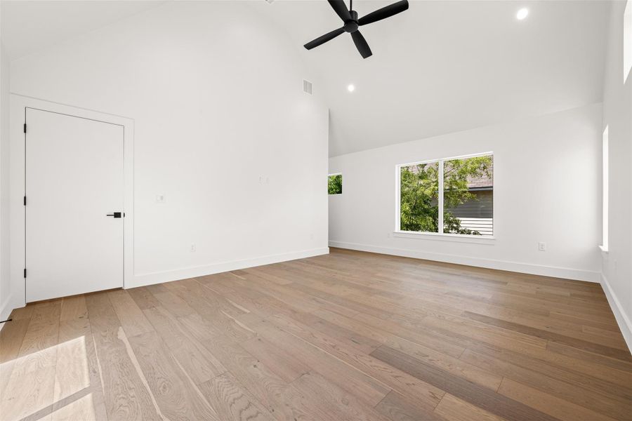 Spacious, unfurnished interior of a new home in , Austin (Image 27). Spacious, unfurnished interior of a new home in , Austin (Image 27).