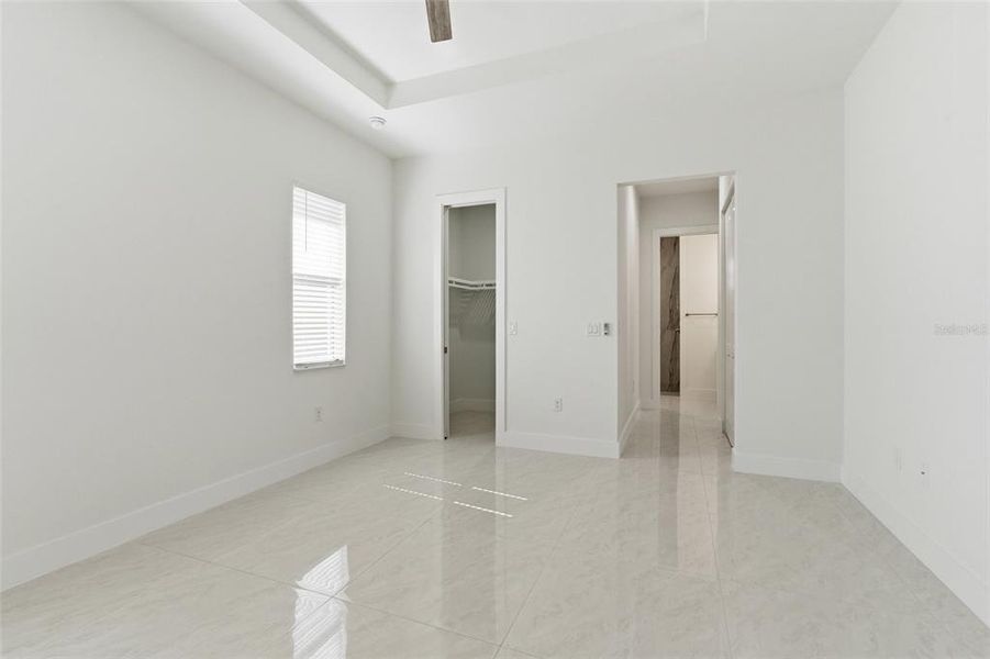 Spacious, unfurnished interior of a new home in , Port Charlotte (Image 17).
