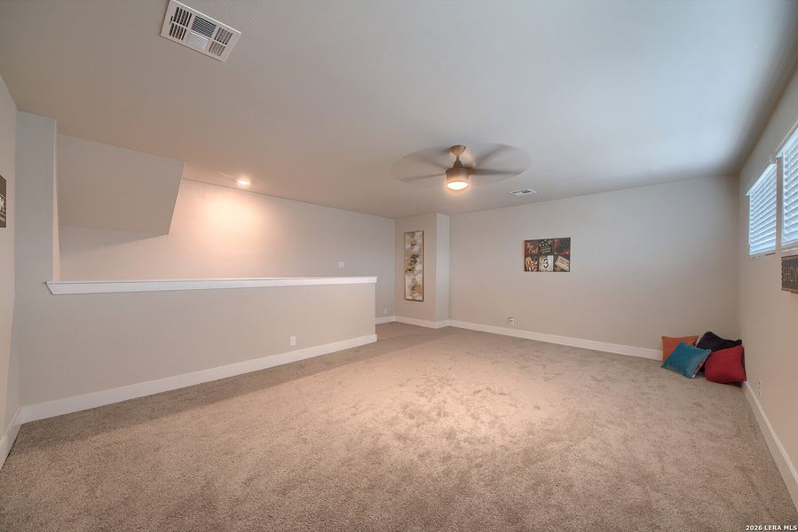 Spacious, unfurnished interior of a new home in Brookstone Creek, San Antonio (Image 28).