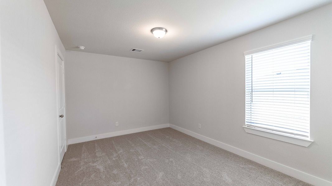 Spacious, unfurnished interior of a new home in Columbia Lakes, West Columbia (Image 38).