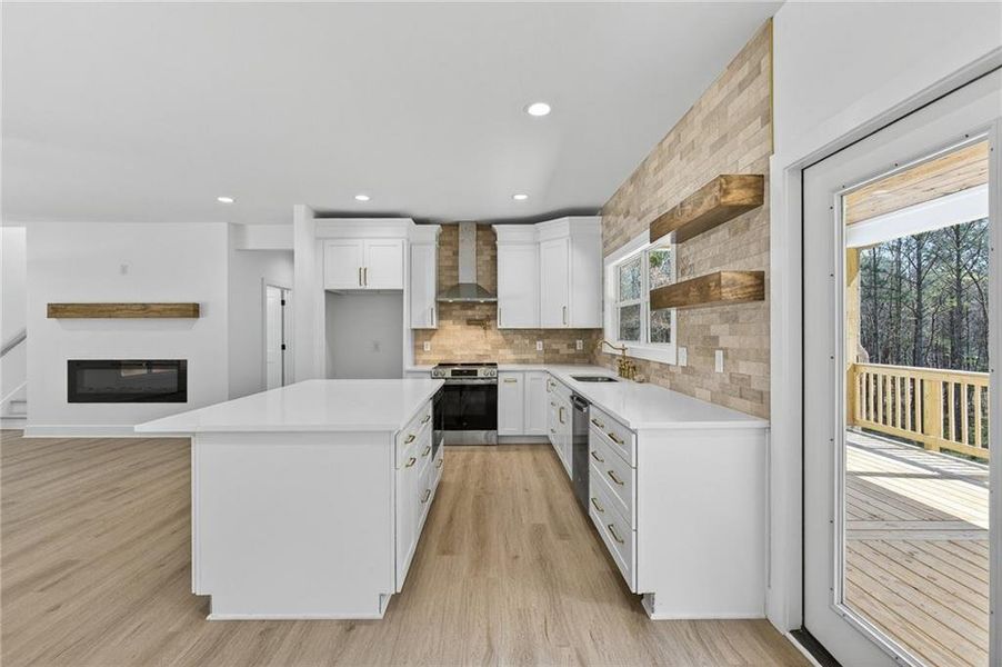 Furnished interior view inside a new home in , Rockmart (Image 6).