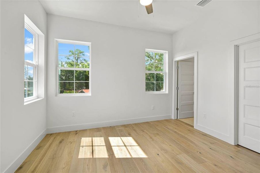 Spacious, unfurnished interior of a new home in , Winter Park (Image 27).