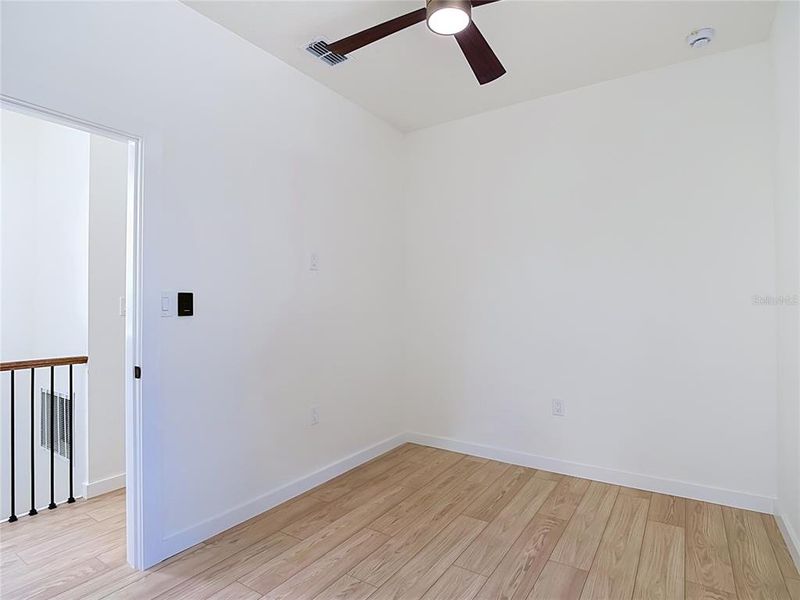 Spacious, unfurnished interior of a new home in , Tampa (Image 31).