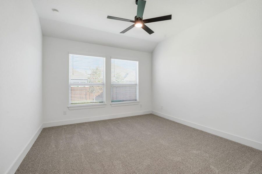 Spacious, unfurnished interior of a new home in Stillwater Ranch, San Antonio (Image 17).