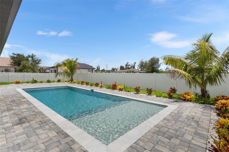 Pool with sun deck for memorable moments with family and friends!