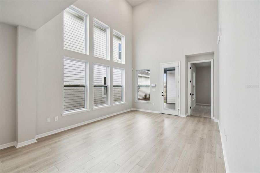 Spacious, unfurnished interior of a new home in Weslyn Park in Sunbridge 34', St. Cloud (Image 45).