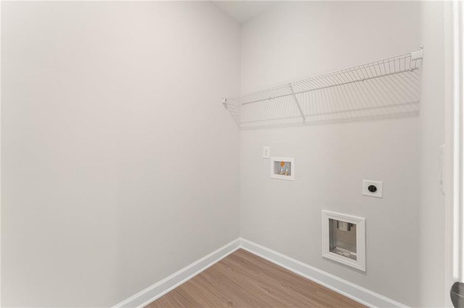 Spacious, unfurnished interior of a new home in Linden Grove, Powder Springs (Image 15).