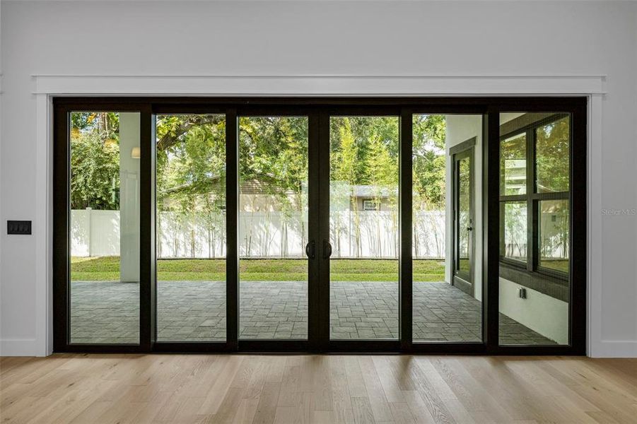 Spacious, unfurnished interior of a new home in , Tampa (Image 20).