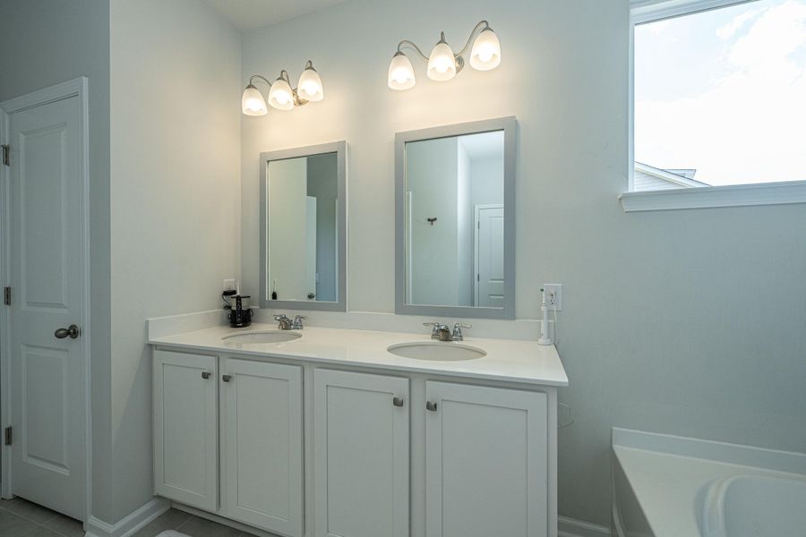 Furnished interior view inside a new home in French Quarter Creek, Huger (Image 30).