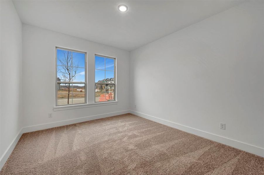 Spacious, unfurnished interior of a new home in Lily Creek at Sutton Fields, Aubrey (Image 24).