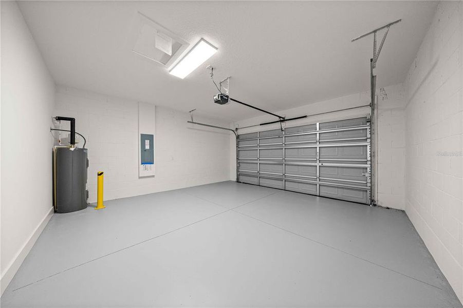 Spacious, unfurnished interior of a new home in , Beverly Hills (Image 38).