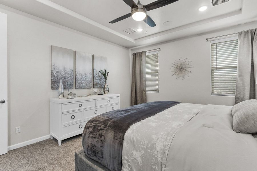 Representative furnished interior of a home built from the Valencia by Hakes Brothers in Hillside Park, El Paso (Image 21).