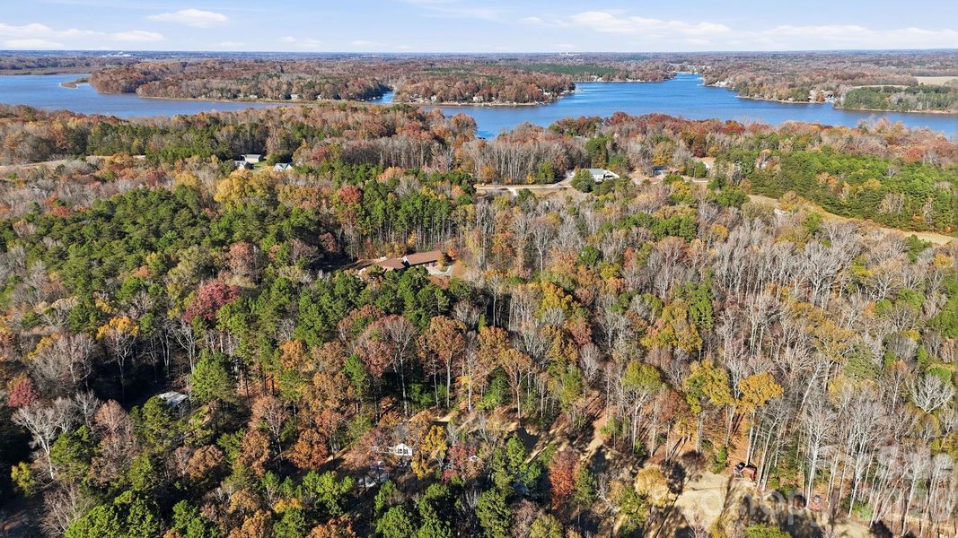 High Rock Lake right across the street! High Rock Lake right across the street!