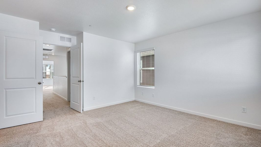 Spacious, unfurnished interior of a new home in Settlers Crossing, Commerce City (Image 22). Spacious, unfurnished interior of a new home in Settlers Crossing, Commerce City (Image 22).