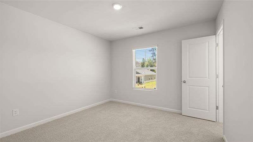 Spacious, unfurnished interior of a new home in Sherwood Manor, College Park (Image 23).