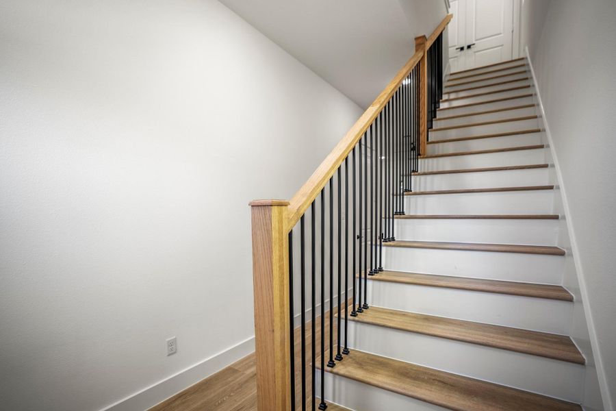 Spacious, unfurnished interior of a new home in , Houston (Image 43).
