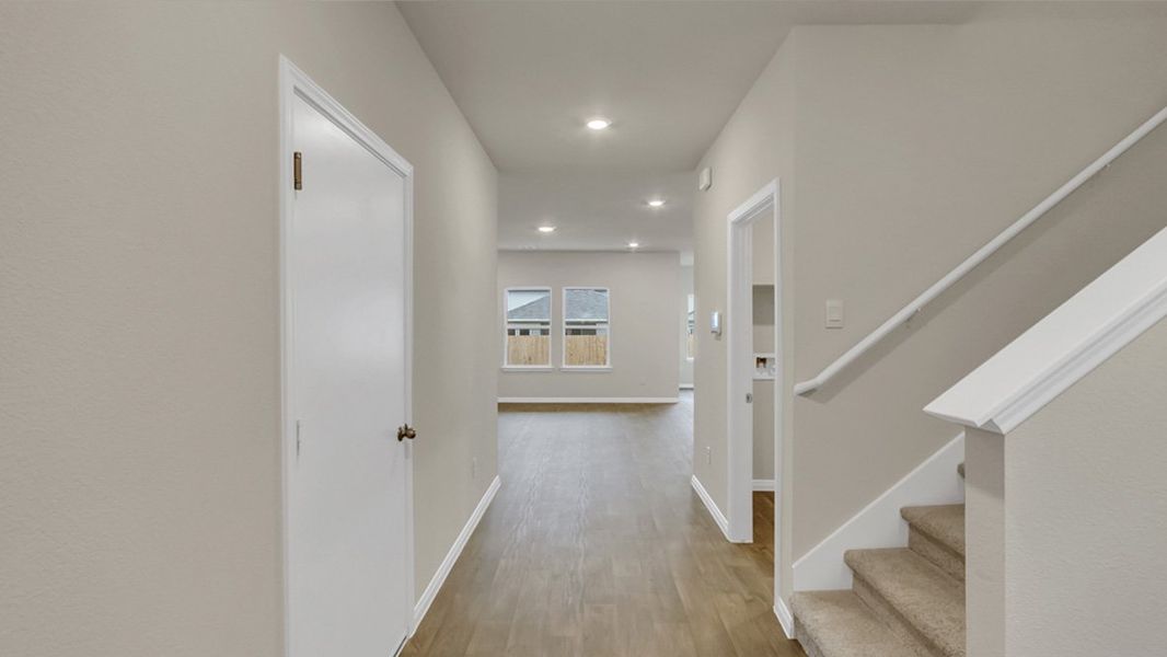 Spacious, unfurnished interior of a new home in Rosenbusch Ranch, Leander (Image 11). Spacious, unfurnished interior of a new home in Rosenbusch Ranch, Leander (Image 11).