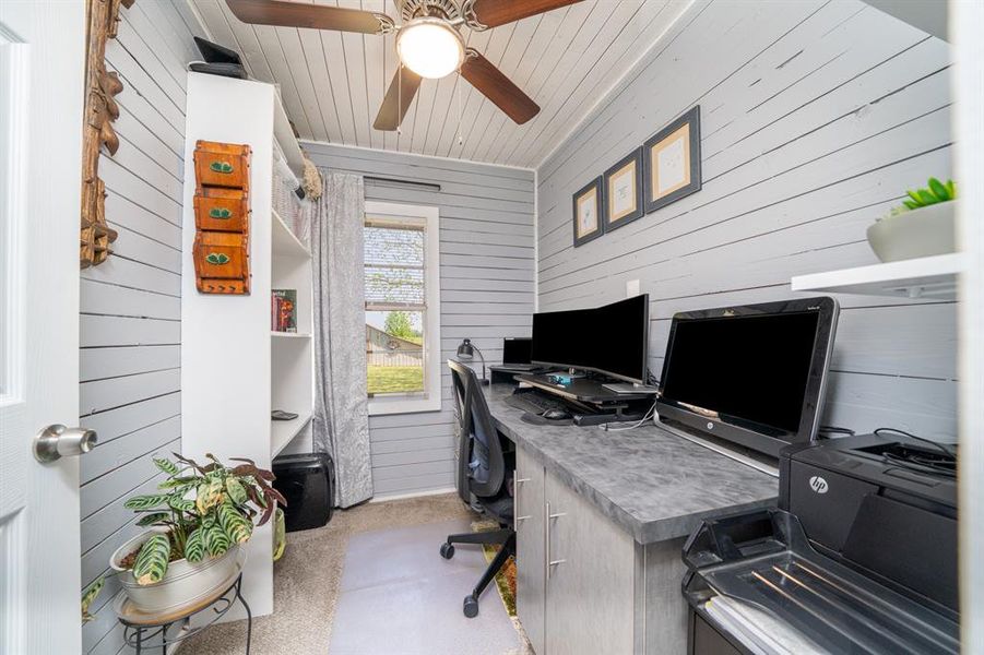 Furnished interior view inside a new home in , Leesburg (Image 11).