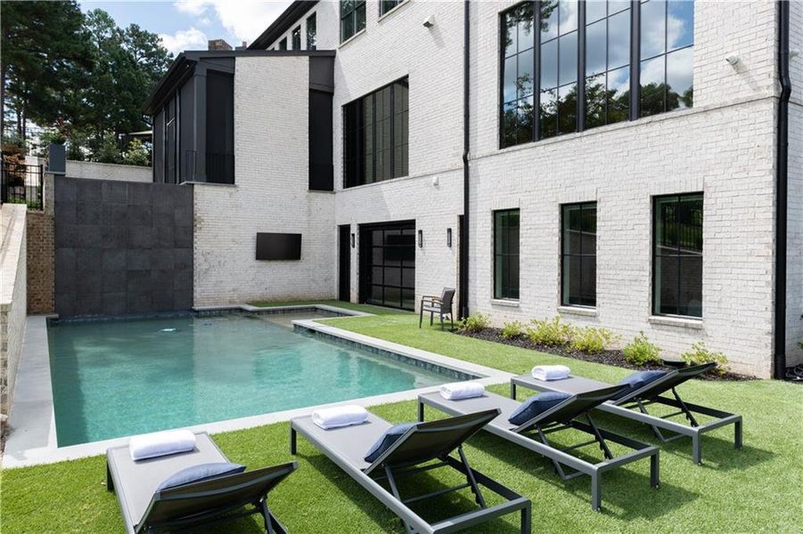 Exterior details and patio area of a home in , Acworth (Image 30).