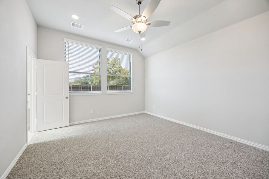 Spacious, unfurnished interior of a new home in Solterra Texas, Mesquite (Image 11).