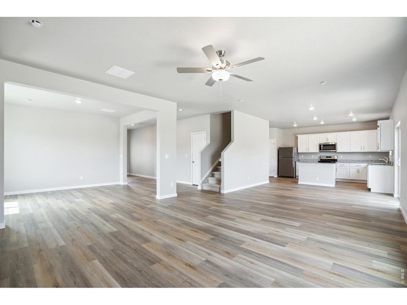 Spacious, unfurnished interior of a new home in , Severance (Image 10).